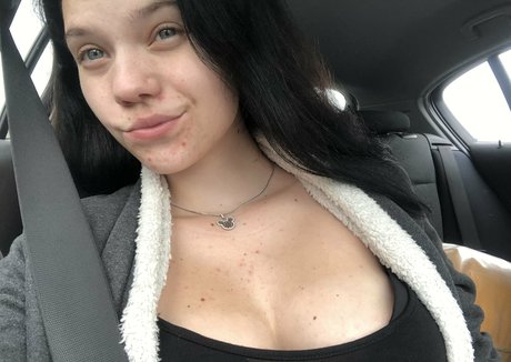 zuzaninka1 pornstar adult img