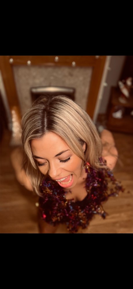 Fiestyfrankie naked star img