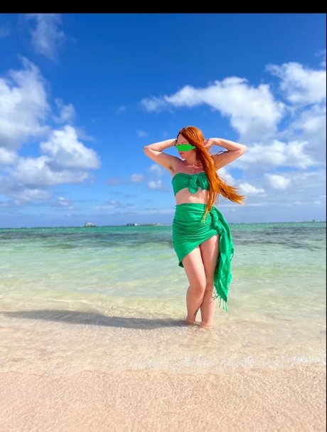 Daydream Redhead pornstar naked img