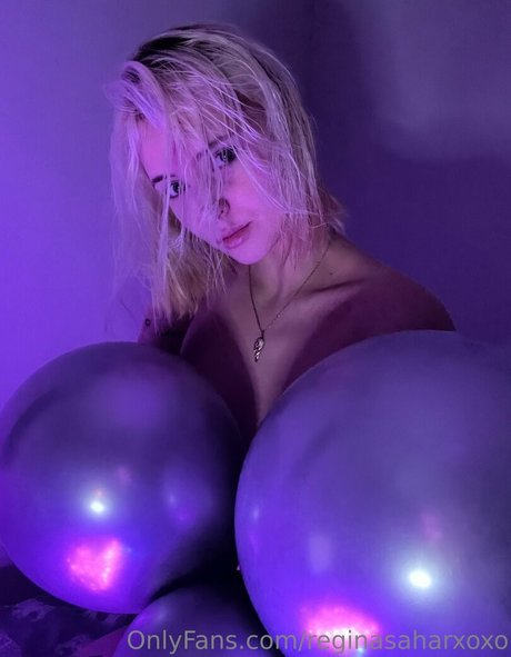 Regina Sahar pretty pornstar photos