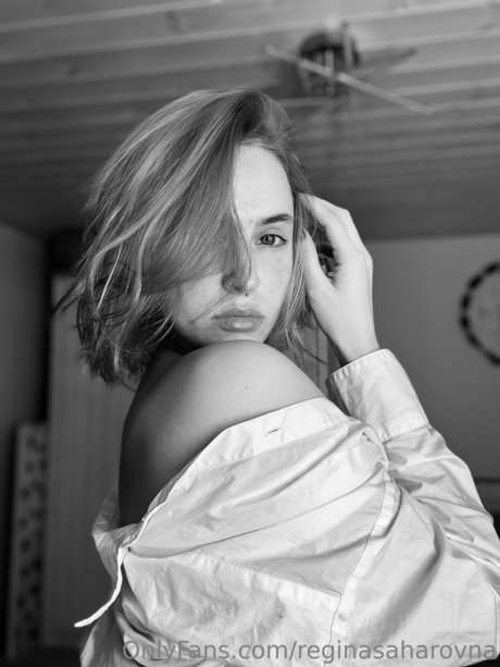 Regina Sahar pornstar perfect photos