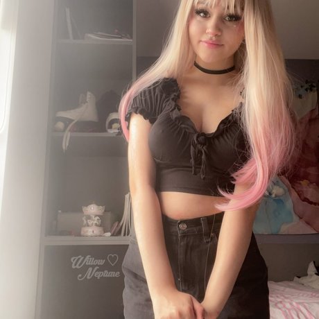 Willow neptune pornographic model img