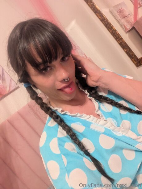 Nyxi Leon pornstar perfect pics
