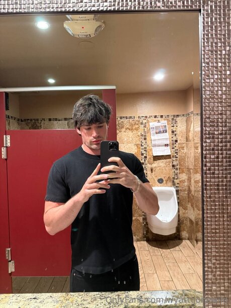 Wyattgonewild star nudes img