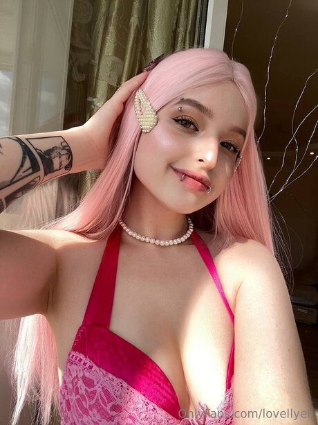 Lovellyeli star nudes photos