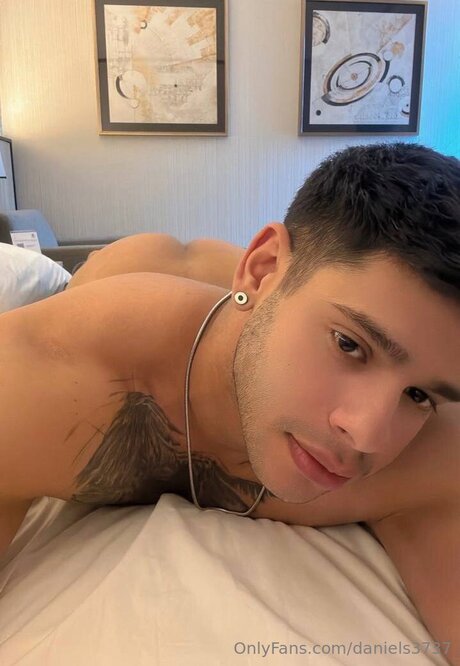 Daniels3737 model naked picture