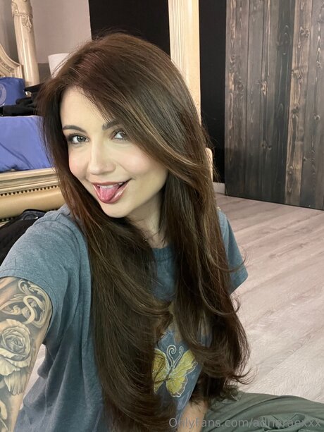 Adriaraexxx pornstar sex photo