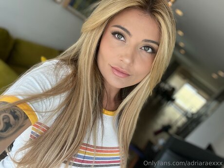 Adriaraexxx model beautiful pic