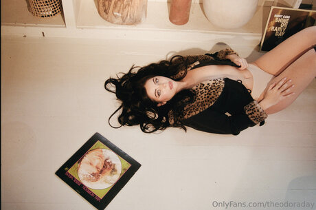 Theodoraday model sexy picture