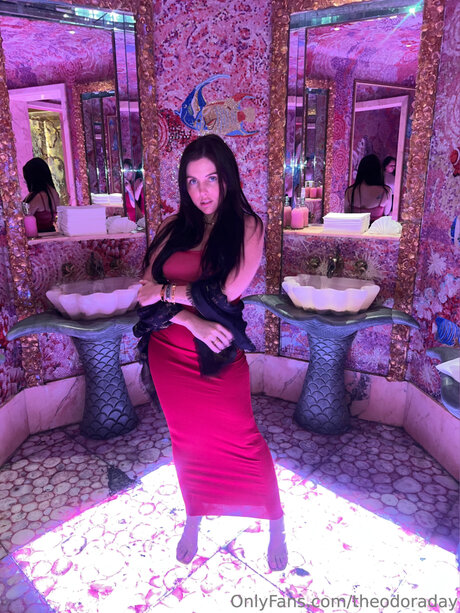 Theodoraday best star photo