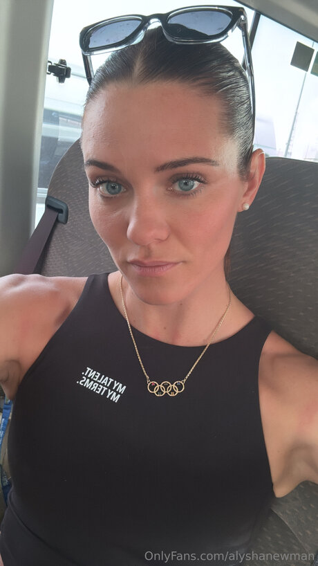 Alyshanewman model nice picture