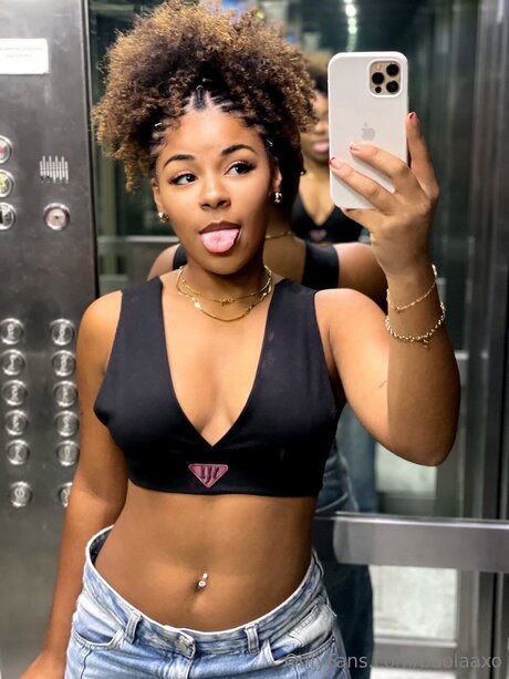 Paolaaxo pretty model photos