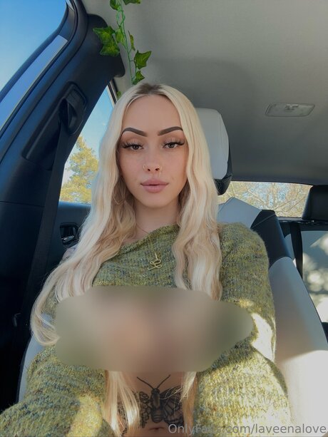 Laveenalove model beautiful image