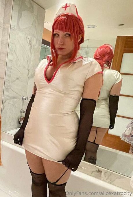 Alicexatrocity model naked img