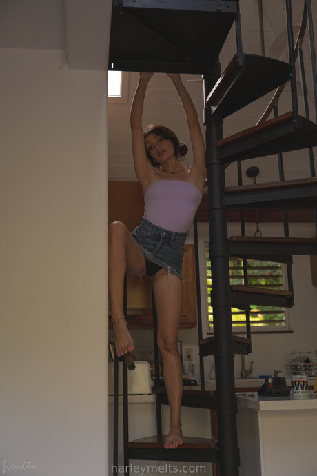 Harleymelts nudes model pics