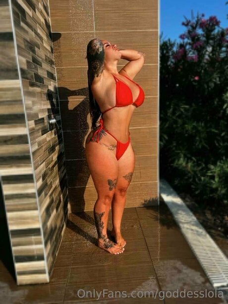 Goddesslola porn actress img