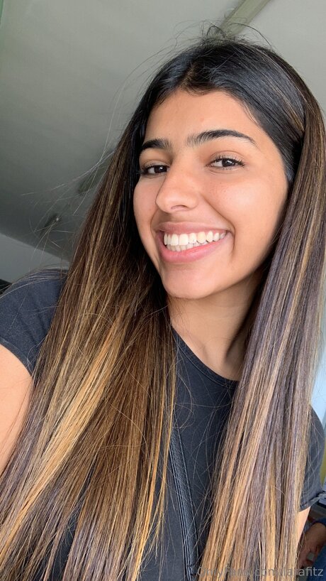 Larafitz beautiful star image