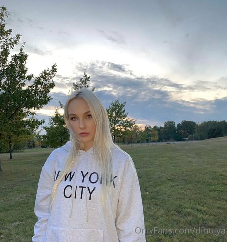 Dinulya model best photos