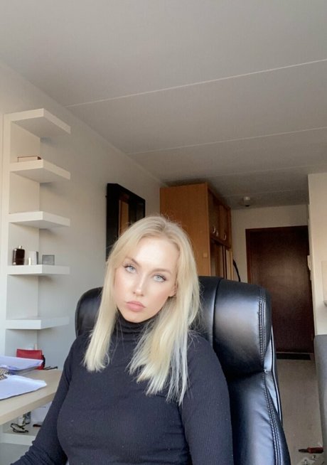 Dinulya pornstar hd images