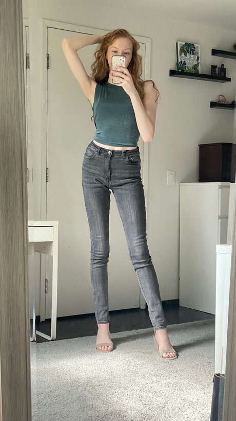 Dreamyygem model erotic image