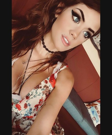 Hexgrlfrnd model porn pictures