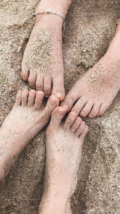 Lily Quinn star sexy archive