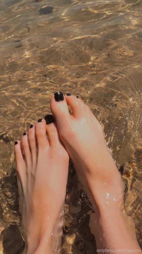 Lily Quinn naked pornstar picture