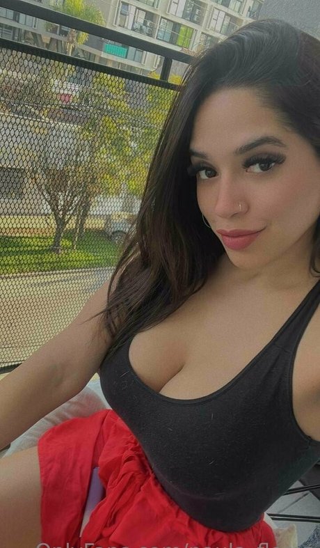 Paula Flores beautiful actress images