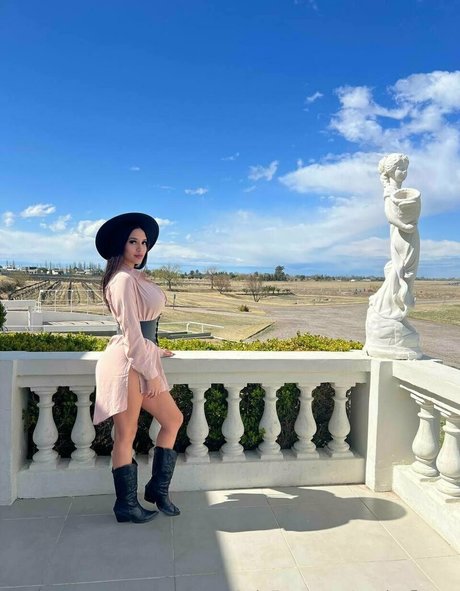 Paula Flores erotic star image