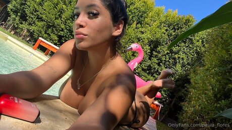 Paula Flores art model images