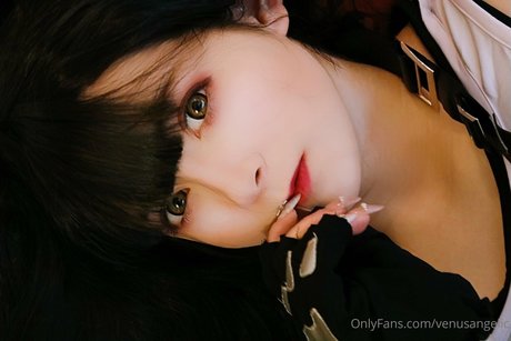 Venus Angelic hot star photo