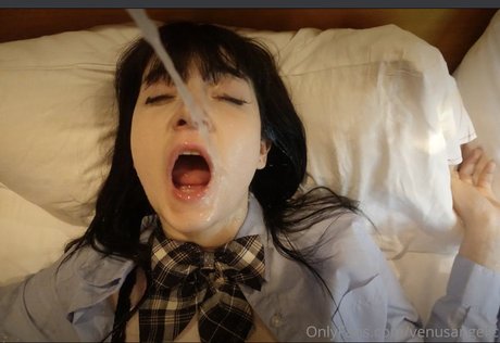 Venus Angelic model naked pics