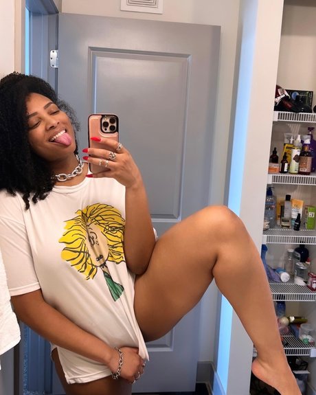 Yagurlbubblez naked pornstar galleries