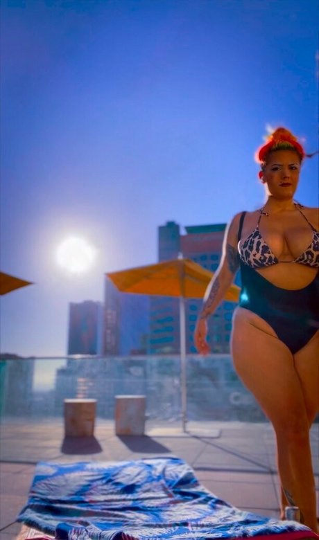 Zombiunicorn pornstar sexy galleries