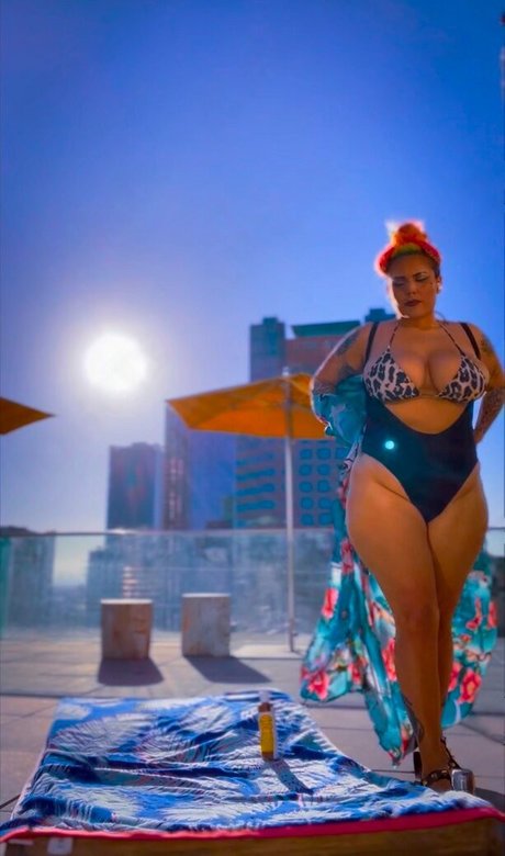 Zombiunicorn nice pornstar pic