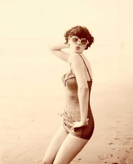 Zooey Deschanel pornstar high quality gallery