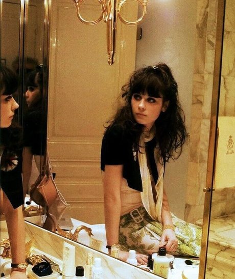 Zooey Deschanel perfect pornstar pic