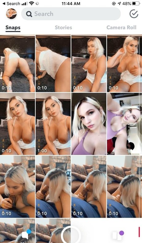 zoieburgher model nudes image