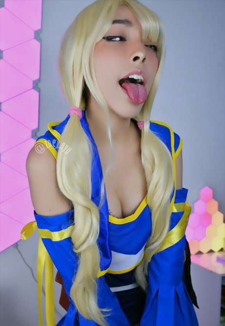 zoey nyu art actress pics