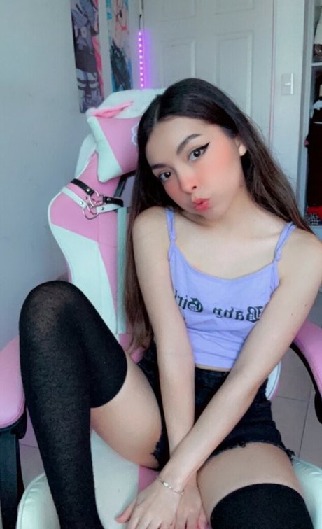 zoey nyu art model galleries