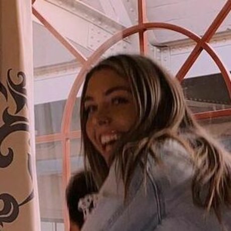 Zoey Kouskousakis nice star pic