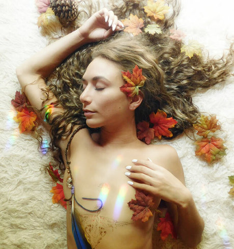 Adelinacortezz nude model galleries