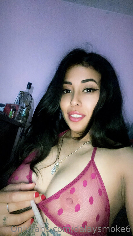 Dalaysmoke6 nude pornstar pic