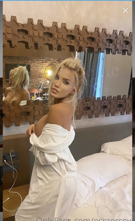 Esra Ersoy star nude photo