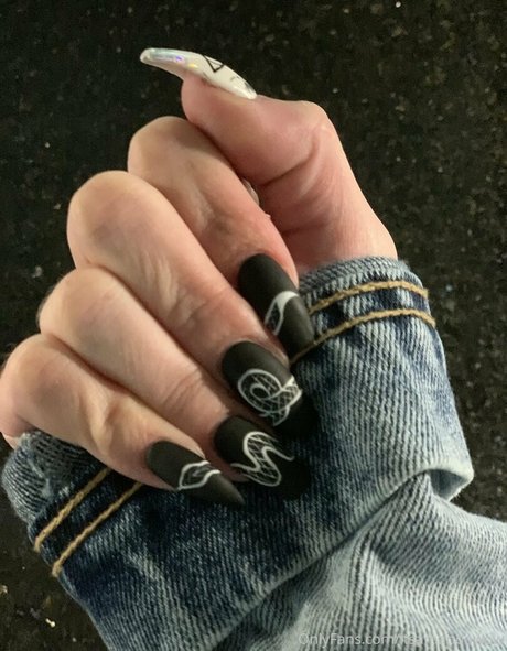 Goddess Amanda model hot archive