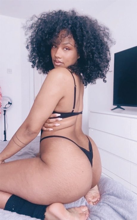 Imelda Ohh star exclusive pics