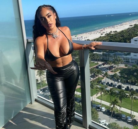 Jasmin Cadavid star beautiful pics