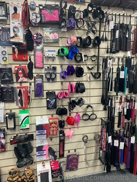 Kendra Banks model nude photo