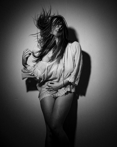 Model Adventurer nice star image