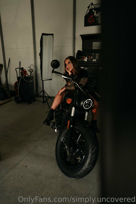 Simplyuncovered Jessie P model nudes pictures